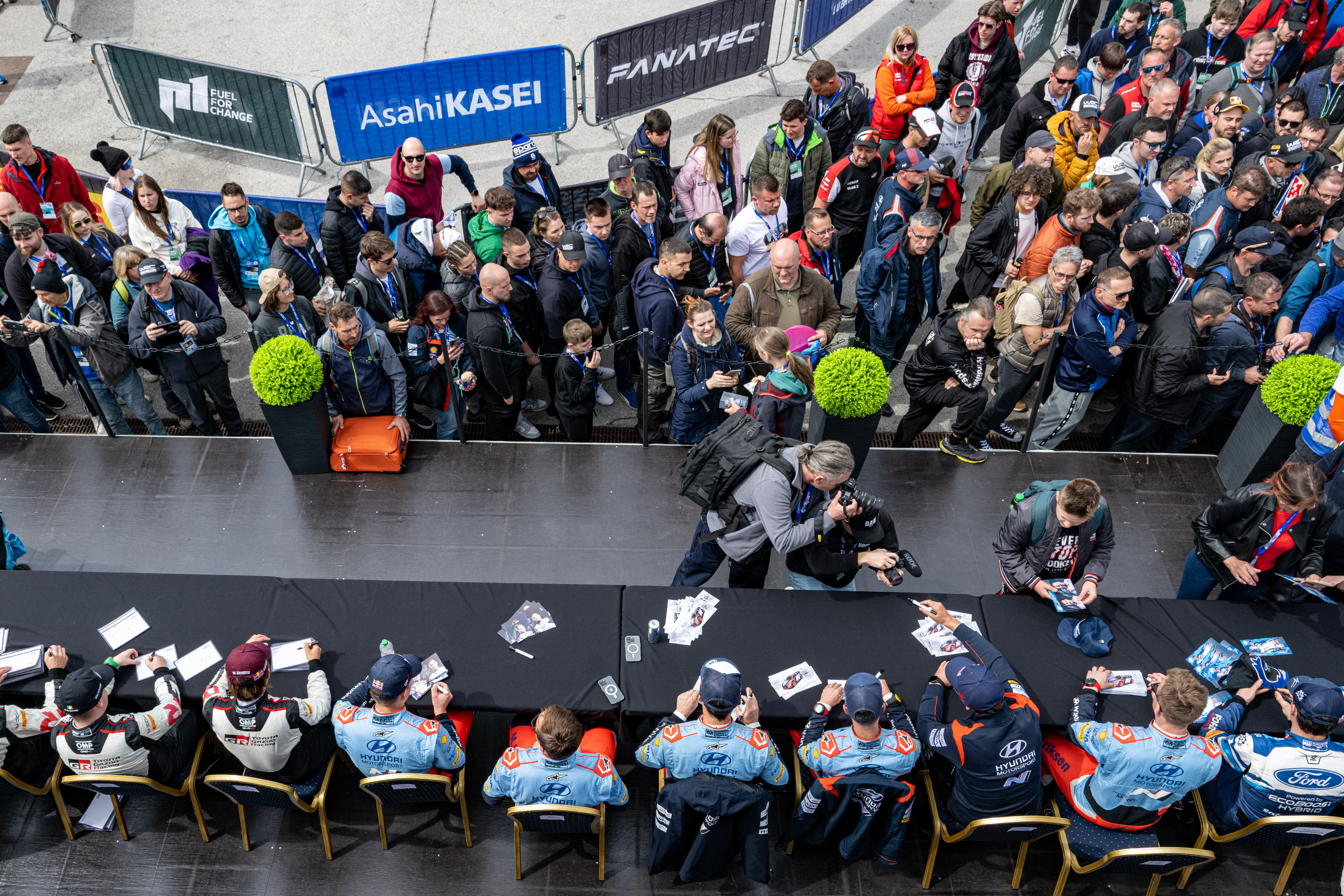 Potpisivanje autograma u Westgateu u petak od 16:30 do 17:00 - 2